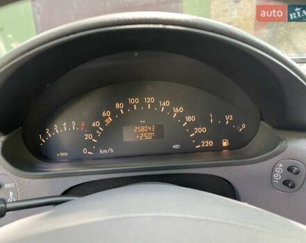 Синий Мерседес А класс, объемом двигателя 1.6 л и пробегом 246 тыс. км за 4300 $, фото 4 на Automoto.ua