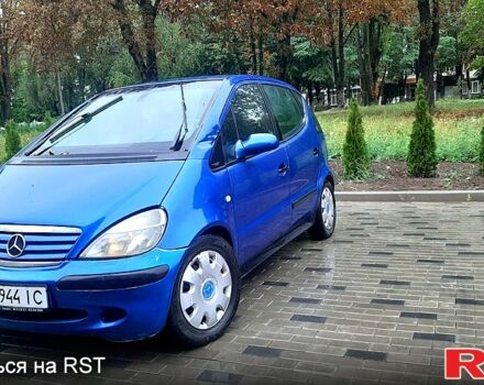 Мерседес А класс 2002 в Ровно на Automoto.ua Синий Мерседес А класс, объемом двигателя 1.7 л и пробегом 250 тыс. км за 3450 $, фото 2 на Automoto.ua
