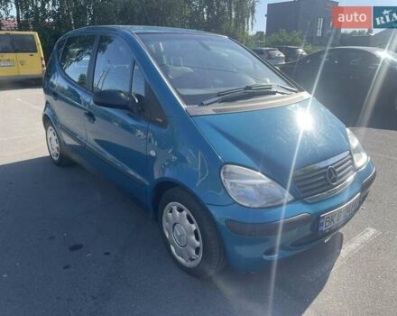 Синий Мерседес А класс, объемом двигателя 1.6 л и пробегом 246 тыс. км за 4300 $, фото 2 на Automoto.ua