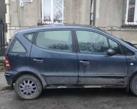 Синий Мерседес А класс, объемом двигателя 1.7 л и пробегом 311 тыс. км за 3800 $, фото 4 на Automoto.ua