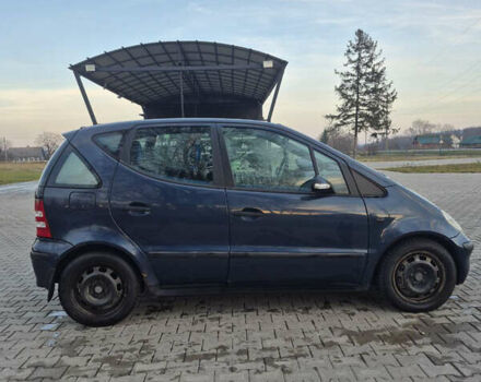 Синий Мерседес А класс, объемом двигателя 1.7 л и пробегом 250 тыс. км за 3800 $, фото 2 на Automoto.ua