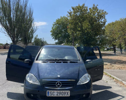 Синий Мерседес А класс, объемом двигателя 2 л и пробегом 296 тыс. км за 2400 $, фото 12 на Automoto.ua