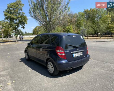 Синий Мерседес А класс, объемом двигателя 2 л и пробегом 296 тыс. км за 2400 $, фото 1 на Automoto.ua
