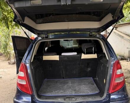 Мерседес А класс 2005 в Вознесенске на Automoto.ua Синий Мерседес А класс, объемом двигателя 2 л и пробегом 255 тыс. км за 5100 $, фото 18 на Automoto.ua