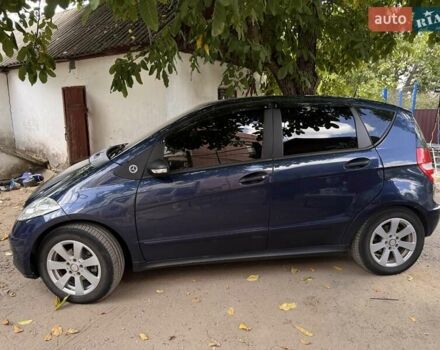 Мерседес А класс 2005 в Вознесенске на Automoto.ua Синий Мерседес А класс, объемом двигателя 2 л и пробегом 255 тыс. км за 5100 $, фото 6 на Automoto.ua
