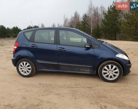 Синий Мерседес А класс, объемом двигателя 1.5 л и пробегом 310 тыс. км за 4200 $, фото 1 на Automoto.ua