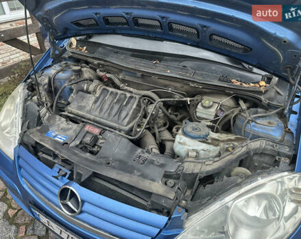 Синий Мерседес А класс, объемом двигателя 1.99 л и пробегом 306 тыс. км за 3800 $, фото 12 на Automoto.ua
