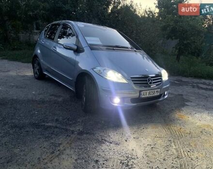 Синий Мерседес А класс, объемом двигателя 1.5 л и пробегом 170 тыс. км за 6000 $, фото 1 на Automoto.ua