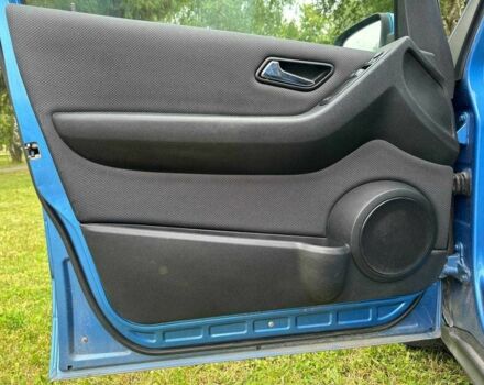 Синий Мерседес А класс, объемом двигателя 2 л и пробегом 290 тыс. км за 4999 $, фото 8 на Automoto.ua