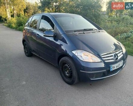 Синій Мерседес А клас, об'ємом двигуна 2 л та пробігом 230 тис. км за 4350 $, фото 2 на Automoto.ua