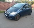 Мерседес А класс 2009 в Ровно на Automoto.ua Синий Мерседес А класс, объемом двигателя 2 л и пробегом 284 тыс. км за 3950 $, фото 2 на Automoto.ua