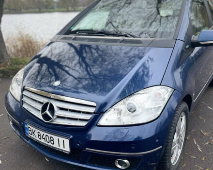 Синий Мерседес А класс, объемом двигателя 1.99 л и пробегом 322 тыс. км за 8000 $, фото 1 на Automoto.ua