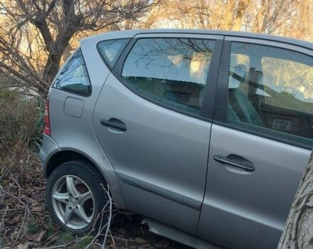 Синий Мерседес А класс, объемом двигателя 2 л и пробегом 300 тыс. км за 1600 $, фото 7 на Automoto.ua