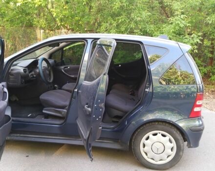 Синий Мерседес А класс, объемом двигателя 1.7 л и пробегом 270 тыс. км за 3800 $, фото 2 на Automoto.ua