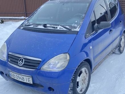 Синий Мерседес А класс, объемом двигателя 1.7 л и пробегом 300 тыс. км за 3300 $, фото 1 на Automoto.ua