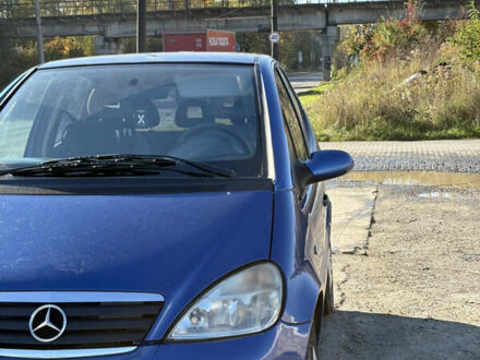 Синий Мерседес А класс, объемом двигателя 1.4 л и пробегом 327 тыс. км за 3500 $, фото 1 на Automoto.ua