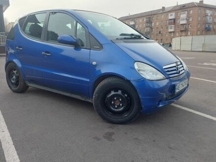 Синий Мерседес А класс, объемом двигателя 1.6 л и пробегом 200 тыс. км за 3600 $, фото 1 на Automoto.ua