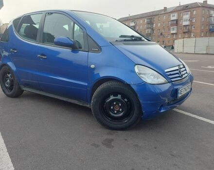 Синий Мерседес А класс, объемом двигателя 1.6 л и пробегом 200 тыс. км за 3600 $, фото 1 на Automoto.ua