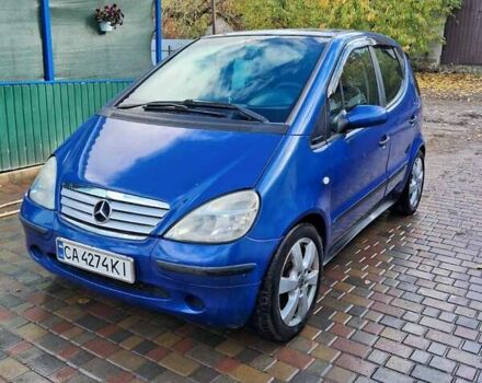 Синий Мерседес А класс, объемом двигателя 1.9 л и пробегом 280 тыс. км за 2500 $, фото 1 на Automoto.ua