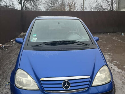 Синий Мерседес А класс, объемом двигателя 1.6 л и пробегом 228 тыс. км за 1200 $, фото 1 на Automoto.ua