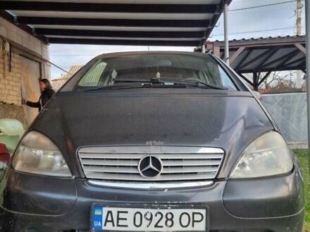 Синій Мерседес А клас, об'ємом двигуна 1.69 л та пробігом 204 тис. км за 2000 $, фото 1 на Automoto.ua