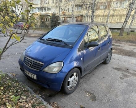 Синий Мерседес А класс, объемом двигателя 1.7 л и пробегом 300 тыс. км за 700 $, фото 1 на Automoto.ua