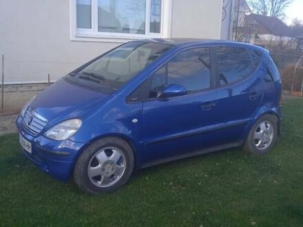 Синий Мерседес А класс, объемом двигателя 1.69 л и пробегом 200 тыс. км за 3300 $, фото 1 на Automoto.ua