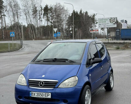 Синий Мерседес А класс, объемом двигателя 1.4 л и пробегом 237 тыс. км за 3900 $, фото 1 на Automoto.ua