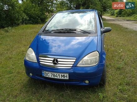 Мерседес А класс 2000 в Золочеве на Automoto.ua Синий Мерседес А класс, объемом двигателя 1.7 л и пробегом 245 тыс. км за 3400 $, фото 1 на Automoto.ua
