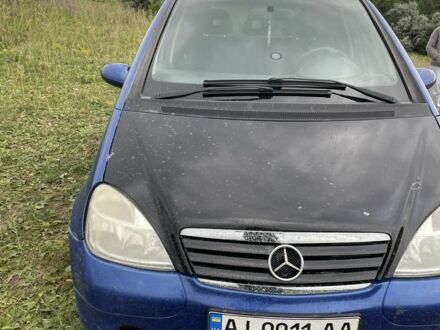 Синий Мерседес А класс, объемом двигателя 1.6 л и пробегом 200 тыс. км за 2100 $, фото 1 на Automoto.ua