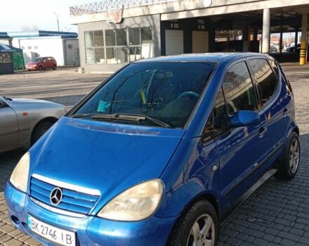 Синий Мерседес А класс, объемом двигателя 1.6 л и пробегом 268 тыс. км за 3200 $, фото 1 на Automoto.ua