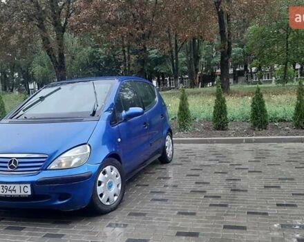 Синій Мерседес А клас, об'ємом двигуна 1.7 л та пробігом 250 тис. км за 2999 $, фото 1 на Automoto.ua