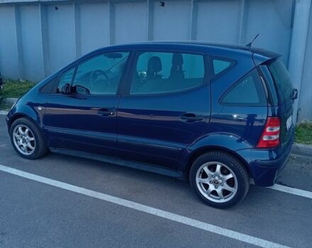 Синий Мерседес А класс, объемом двигателя 1.7 л и пробегом 232 тыс. км за 3900 $, фото 1 на Automoto.ua