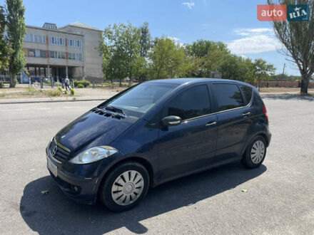Синий Мерседес А класс, объемом двигателя 2 л и пробегом 296 тыс. км за 2400 $, фото 1 на Automoto.ua