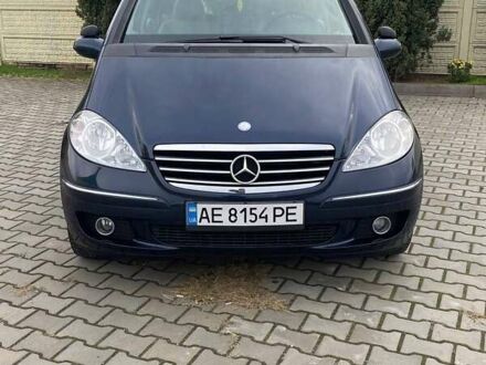 Мерседес А клас 2004 у Апостолове на Automoto.ua Синій Мерседес А клас, об'ємом двигуна 1.4 л та пробігом 267 тис. км за 4500 $, фото 1 на Automoto.ua