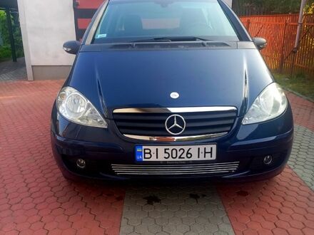 Синий Мерседес А класс, объемом двигателя 1.5 л и пробегом 180 тыс. км за 4150 $, фото 1 на Automoto.ua