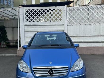 Синій Мерседес А клас, об'ємом двигуна 2 л та пробігом 236 тис. км за 6500 $, фото 1 на Automoto.ua