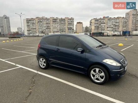 Мерседес А класс 2007 в Киеве на Automoto.ua Синий Мерседес А класс, объемом двигателя 1.7 л и пробегом 180 тыс. км за 6000 $, фото 1 на Automoto.ua