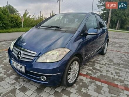 Мерседес А класс 2008 в Староконстантинов на Automoto.ua Синий Мерседес А класс, объемом двигателя 1.99 л и пробегом 253 тыс. км за 5800 $, фото 1 на Automoto.ua
