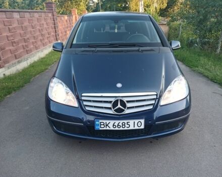Синій Мерседес А клас, об'ємом двигуна 2 л та пробігом 284 тис. км за 3950 $, фото 1 на Automoto.ua