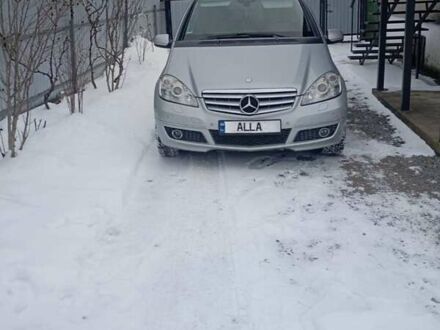 Синий Мерседес А класс, объемом двигателя 2 л и пробегом 320 тыс. км за 6536 $, фото 1 на Automoto.ua