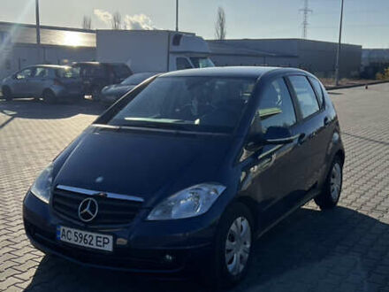 Синий Мерседес А класс, объемом двигателя 2 л и пробегом 260 тыс. км за 6500 $, фото 1 на Automoto.ua