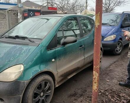 Зеленый Мерседес А класс, объемом двигателя 1.6 л и пробегом 100 тыс. км за 2800 $, фото 3 на Automoto.ua