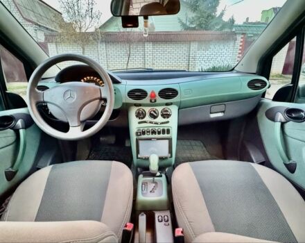 Зеленый Мерседес А класс, объемом двигателя 1.4 л и пробегом 246 тыс. км за 3750 $, фото 16 на Automoto.ua