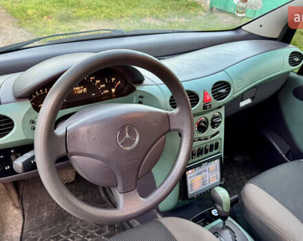 Зеленый Мерседес А класс, объемом двигателя 1.4 л и пробегом 246 тыс. км за 3750 $, фото 7 на Automoto.ua