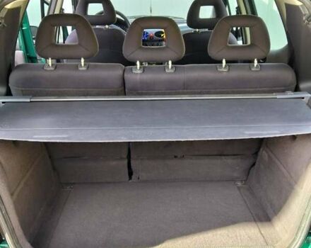 Зеленый Мерседес А класс, объемом двигателя 1.6 л и пробегом 200 тыс. км за 4000 $, фото 4 на Automoto.ua