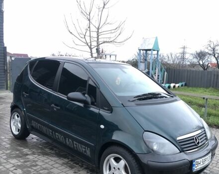 Зеленый Мерседес А класс, объемом двигателя 1.7 л и пробегом 386 тыс. км за 3500 $, фото 4 на Automoto.ua