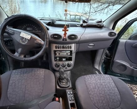 Зеленый Мерседес А класс, объемом двигателя 1.7 л и пробегом 178 тыс. км за 3800 $, фото 5 на Automoto.ua