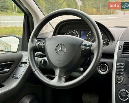 Мерседес А клас 2006 у Тернополі на Automoto.ua Зелений Мерседес А клас, об'ємом двигуна 1.7 л та пробігом 210 тис. км за 5800 $, фото 32 на Automoto.ua