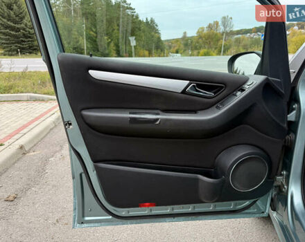 Мерседес А клас 2006 у Тернополі на Automoto.ua Зелений Мерседес А клас, об'ємом двигуна 1.7 л та пробігом 210 тис. км за 5800 $, фото 24 на Automoto.ua